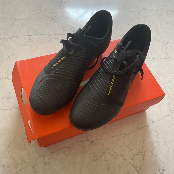 Nike Phantom Venom Pro FG Soccer Cleats